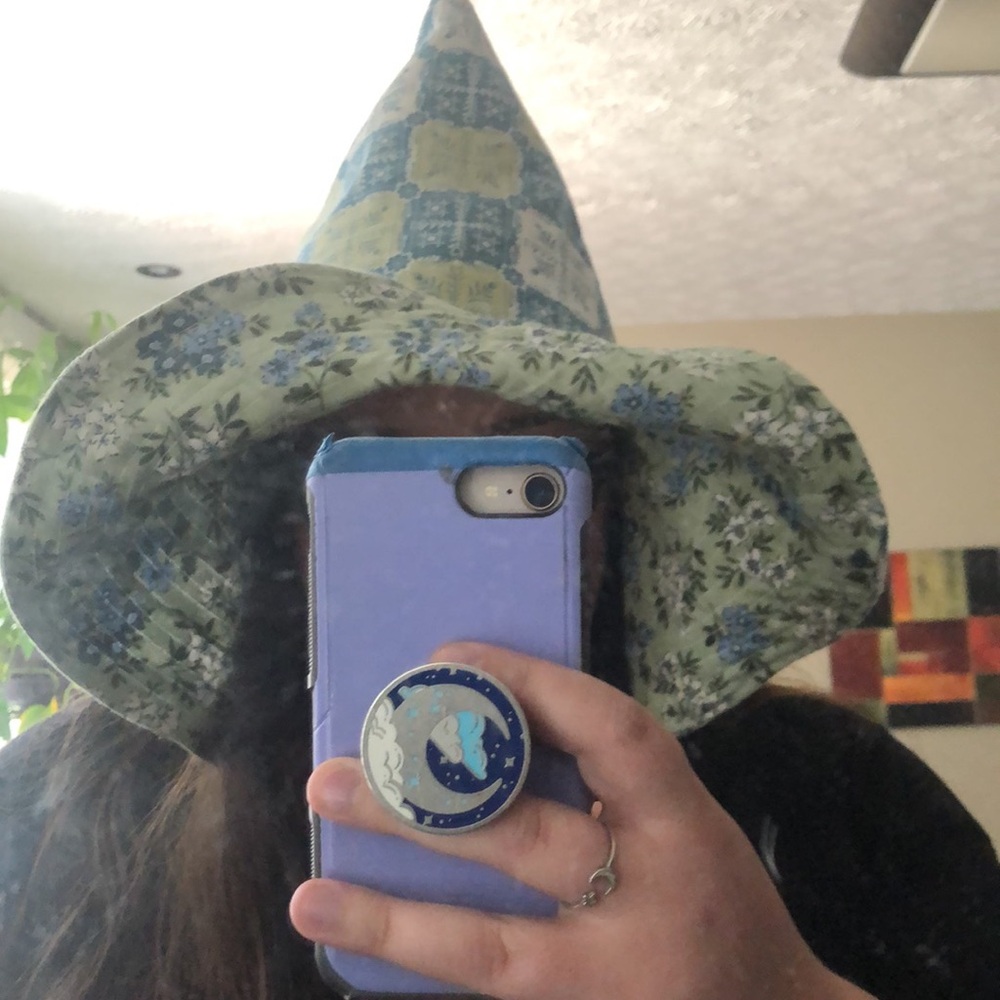 Summerween Witches Hat in reversible Green and Blue quilted pattern & floral - Picture 5 of 6